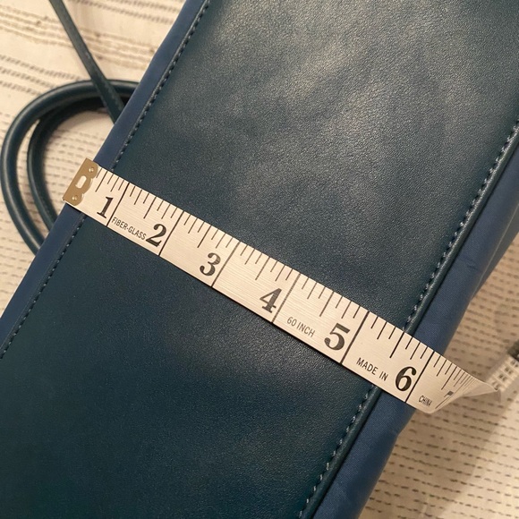 Urban Expressions NWOT Weekender Gym/Overnight Teal Blue Tote Bag - Picture 10 of 14